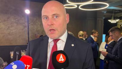 Bild: Alexander Welscher/dpa
Die Partei von Lettlands westlich orientiertem Regierungschef Kulbergs hat noch klarer gewonnen als erwartet. (Archivbild)