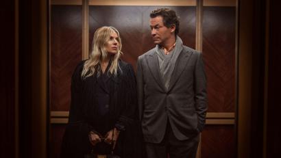 Bild: Justin Downing/Sky Studios/dpa
Die Schauspielstars Sienna Miller und Dominic West sind in der Serie „War“ zu sehen.