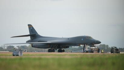 Bild: Alastair Grant/AP/dpa
Das Pentagon hat alle US-Bomber in die Heimat zurückbeordert. (Archivfoto)