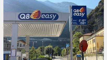 Bild: Sabine Dobel/dpa
Tankstellen in Italien deckeln freiwillig die Preise.