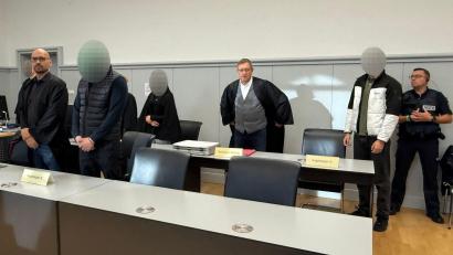 Bild: Nico Pointner/dpa
Im Raum steht der Verdacht, dass die vier jungen Menschen als sogenannte „Wegwerf-Agenten“ für einen bislang unbekannten Auftraggeber gehandelt haben könnten.