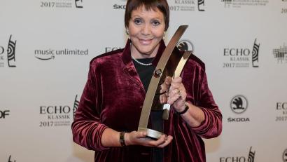 Bild: Axel Heimken/dpa
Die Künstlerin wird nun mit einem renommierten Theaterpreis ausgezeichnet. (Archivbild)