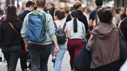 Bild: Oliver Berg/dpa
Die entscheidende Frage sei nicht, ob Deutschland wachse oder schrumpfe, sondern wo, sagt Catherina Hinz, Direktorin des Berlin-Instituts.