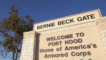 Bild: picture alliance / dpa
Im November 2009 tötete ein Militärpsychiater 13 Menschen und verletzte Dutzende weitere auf dem Stützpunkt Fort Hood im US-Bundesstaat Texas. (Archivbild)