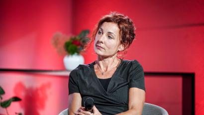 Bild: Kay Nietfeld/dpa
In Zehs neuem Roman „Pony Show“ geht es auch darum, wie sich das Älterwerden auf das Selbstbild und den Wert am Liebesmarkt auswirke. (Archivbild).