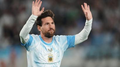 Bild: Gustavo Garello/AP/dpa
Lionel Messi vor seinem Abschiedsspiel für die argentinische Nationalmannschaft gegen Benin.