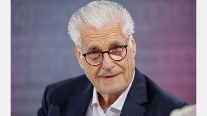 Bild: Jan Woitas/dpa
Sky du Mont hatte Hape Kerkeling am Wochenende auf Instagram den Rücken gestärkt. (Archivbild)