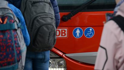Symbolbild: Petra Hartl
Die Frist zur Erstattung von Schulwegkosten für das Schuljahr 2025/2026 endet am 31. Oktober.