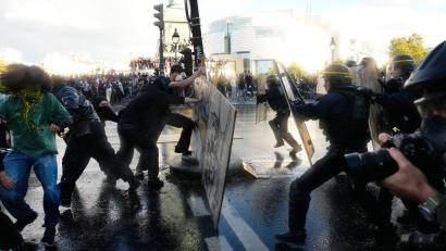 Bild: Teresa Suarez/AP/dpa
Die Schulproteste in Frankreich dauern an.
