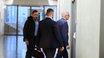 Bild: Annette Riedl/dpa
Im geheim tagenden Parlamentarischen Kontrollgremium (PKGr) des Bundestages wurde BND-Präsident Martin Jäger am Mittwoch zu den Spionagevorwürfen gegen den früheren Präsidenten des Bundesnachrichtendienstes, August Hanning, befragt.