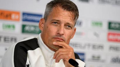 Bild: Anke Waelischmiller/dpa
Wie viel Input kann der neue Gladbach-Coach Alexander Blessin seinem Team schon vermitteln? (Archiv)
