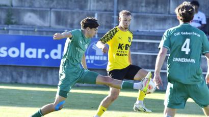 Bild: Hubert Ziegler
Jonas Obendorfer (links) kehrt bei der DJK Gebenbach gegen den TSV Großbardorf wieder in den Kader zurück.