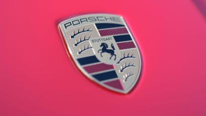 Bild: Bernd Weißbrod/dpa
Sportwagenbauer Porsche: erneuter Absatzrückgang. (Archivbild)