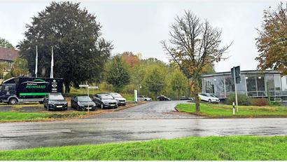 Bild: Stefan Sachs
Am 5. Oktober musste das Autohaus Reinhard, Am Kies 6, in Buttlar Insolvenz anmelden – die Hintergründe führen ins Fichtelgebirge.