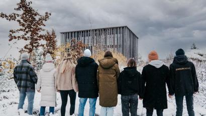 Archivbild: René Oertel
Ein beinahe schon ikonisches Bild: Ziegler-Mitarbeiter haben es wenige Tage nach der Insolvenz aufgenommen, auch um ein Zeichen gegen Anfeindungen im Netz zu setzen. Heute sind die meisten von ihnen bei neuen Arbeitgebern untergekommen.