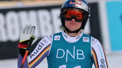 Bild: Marco Trovati/AP/dpa
Knifflige Frage für Emma Aicher: Rennen bestreiten oder erholen? (Archivbild)