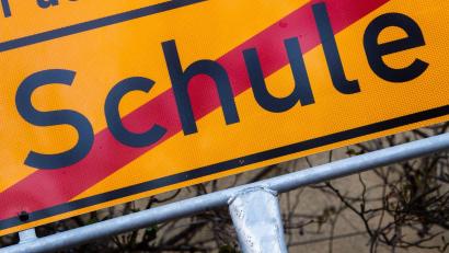 Bild: Julian Stratenschulte/dpa
Die Zahl der Schulabgänger ohne Abschluss steigt immer weiter an. (Illustration)