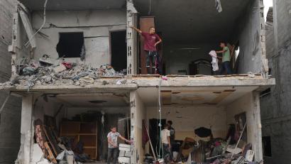Bild: Jehad Alshrafi/AP/dpa
Zuletzt hat Israels Armee ihre Luftangriffe zudem wieder verstärkt.