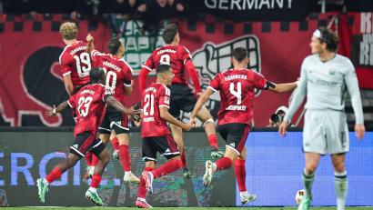 Bild: Daniel Karmann/dpa
Nürnberg holt gegen Wolfsburg ein zwischenzeitliches 0:2 auf.