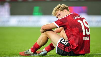 Bild: Daniel Karmann/dpa
Der zweifache Torschütze Piet Scobel war nach dem 4:4 des 1. FC Nürnberg gegen den VfL Wolfsburg enttäuscht.