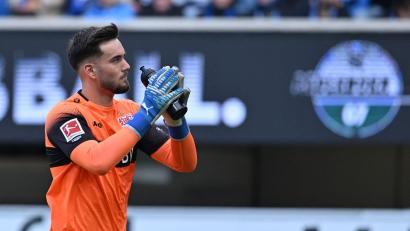 Bild: Swen Pförtner/dpa
Dennis Seimen stand erstmals in der Fußball-Bundesliga im Tor.