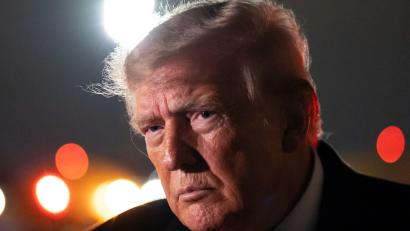 Bild: Alex Brandon/AP/dpa
Nach seinen Worten sollen die Angriffe auf Energieanlagen aufhören: US-Präsident Trump.