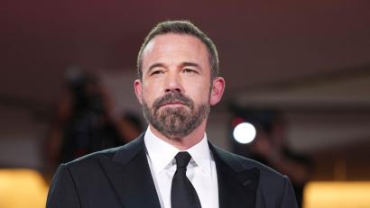 Bild: Scott A Garfitt/Invision/AP/dpa
Der US-Schauspieler Ben Affleck spielt Fortnite. (Archivbild)