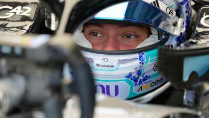 Bild: Vincent Thian/AP/dpa
Kimi Antonelli ist nicht mehr weit vom WM-Triumph weg.