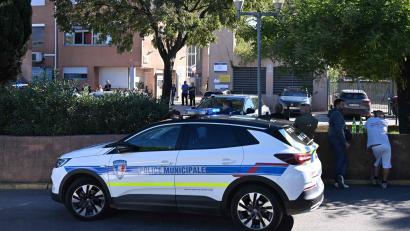 Bild: Miguel Medina/AFP/dpa
Die Hintergründe der Schüsse vor einer Schule in Südfrankreich sind noch unklar.