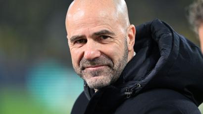 Bild: Federico Gambarini/dpa
Trainer Peter Bosz von PSV Eindhoven will in Leipzig punkten. (Archivbild)
