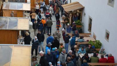 Archivbild: Josef Rosner
Ähnlich wie im vergangenen Jahr (Bild) rechnen die Veranstalter auch heuer wieder mit einem großen Besucheransturm beim vierten Konnersreuther Herbstmarkt am Sonntag, 18. Oktober, im Schafferhof.