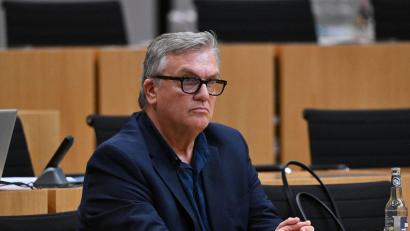 Bild: Martin Schutt/dpa
Kerkeling äußert sich immer wieder auch politisch. (Archivbild)
