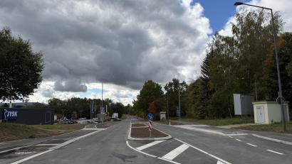 Bild: Stadt Marktredwitz
Die Waldershofer Straße in Marktredwitz ist zwei Monate früher als geplant fertiggestellt worden.