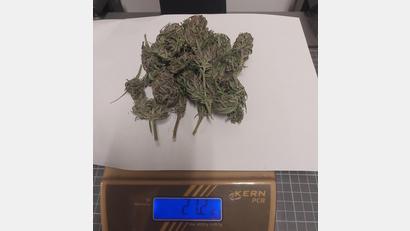 Bild: Bundespolizei
Die Beamten entdeckten das Marihuana im Rucksack.