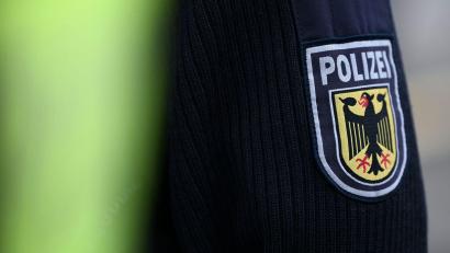 Bild: Katharina Kausche/dpa
Die Bundespolizei ermittelt wegen Diebstahls. (Symbolbild)