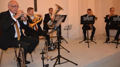 Bild: Josef Rosner
Joseph Haydn Brass aus dem burgenländischen Eisenstadt begeisterten einmal mehr beim Benefizkonzert im Festsaal in Fockenfeld.