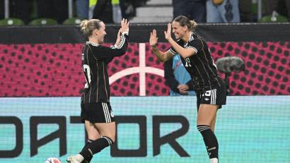 Bild: Carmen Jaspersen/dpa
Traf zum deutschen Sieg gegen Japan: Klara Bühl (r.).