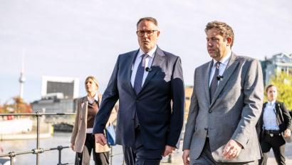 Bild: Michael Kappeler/dpa
Schweitzer zieht morgen ins Ministerium ein.