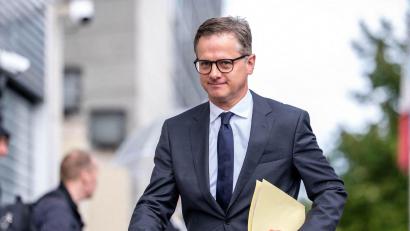 Bild: Michael Kappeler/dpa
Gesundheitsminister Linnemann hat im Bundeskabinett grünes Licht für seine Pflegestrukturkommission erhalten. (Archivbild)