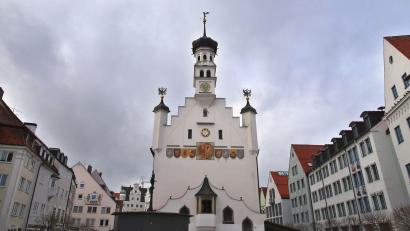 Bild: Karl-Josef Hildenbrand/dpa
Gestohlene Parkmünzen, gelöschte Bußgeldakten - im Rathaus von Kempten mussten mehrfach Unregelmäßigkeiten aufgearbeitet werden. (Archivbild)
