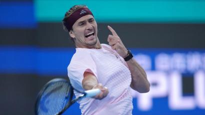 Bild: Achmad Ibrahim/AP/dpa
Sollte beim Show-Turnier in Saudi-Arabien auch aufschlagen: Alexander Zverev. (Archivbild)