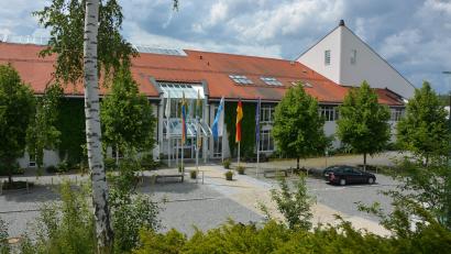 Archivbild: Josef Rosner
Die Marktgemeinde Mähring bietet mit dem Seniorenbus regelmäßige Fahrten zum Sibyllenbad an.