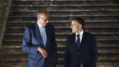Bild: Oliver Berg/dpa
Wollen eine deutsch-französische Einigung finden: Merz und Macron. (Archivbild)
