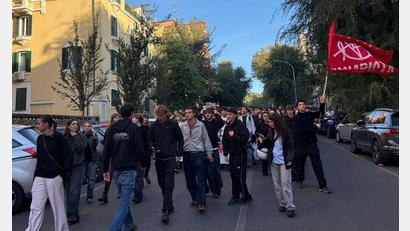 Bild: Christoph Sator/dpa
Auch in Italien gehen Schüler jetzt auf die Straßen.