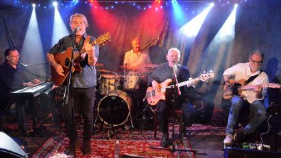 Bild: Helmut Kunz
„Welsner & Konsorten“ spielten auf der „Live Stage“ im Kulturbahnhof Parapluie in Weiden.