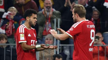 Bild: Karl-Josef Hildenbrand/dpa
Luis Díaz (l) wurde für viele Tore beglückwünscht.