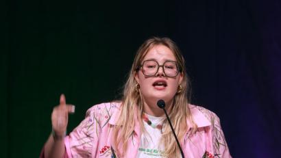 Bild: Sebastian Willnow/ dpa/dpa
Grüne-Jugend-Chefin Henriette Held setzt wie die Grüne Jugend insgesamt auf Abgrenzung zum Kurs von Kanzler Friedrich Merz (CDU).