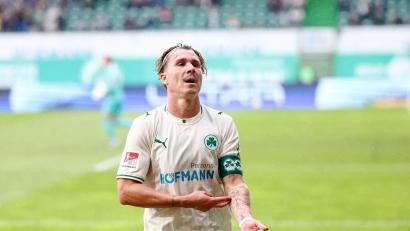 Bild: Daniel Löb/dpa
Kapitän und Matchwinner gegen Braunschweig: Fürths Doppelpacker Felix Klaus.