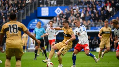 Bild: Gregor Fischer/dpa
Ermedin Demirovic (l) vergab zwei gute Chancen für den VfB.