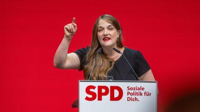 Archivbild: Armin Weigel/dpa
Die SPD-Landesvorsitzende Ronja Endres fordert einen Kurswechsel in der Schulpolitik.